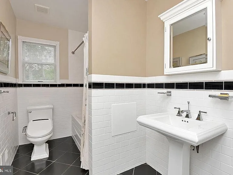 106 Washington Rd — Photo 11