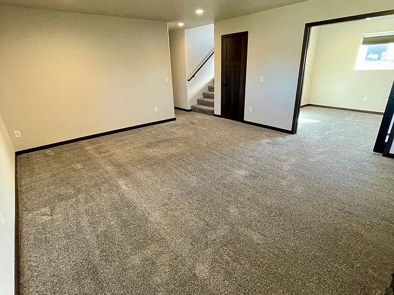 557 Mace Dr — Photo 20
