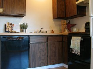 205 2nd Pl SE, Pacific, WA 98047