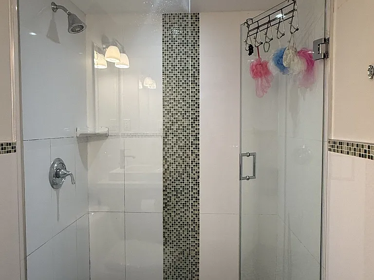 25 Westbourne Ave #BASEMENT — Photo 18