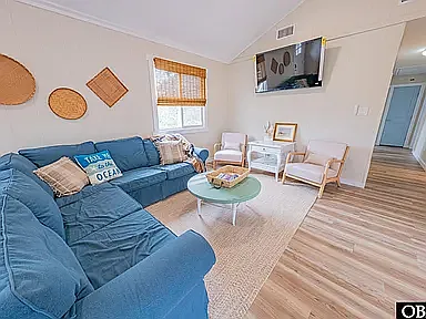3 bed, 1165 sqft, $3,250 — Photo 2