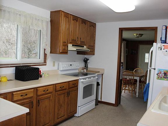 4th image of 4770 Woodside Dr