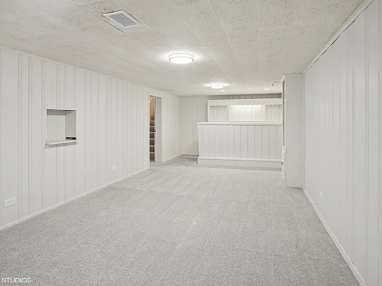 43 N Mount Prospect Rd — Photo 14