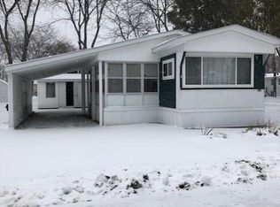 6060 W Freshman Dr, Saginaw, MI 48604