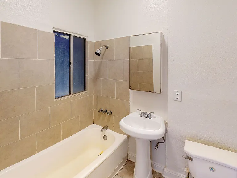 1416 Apartments...Recently Renovated...Spacious ...Great Location! — Photo 10