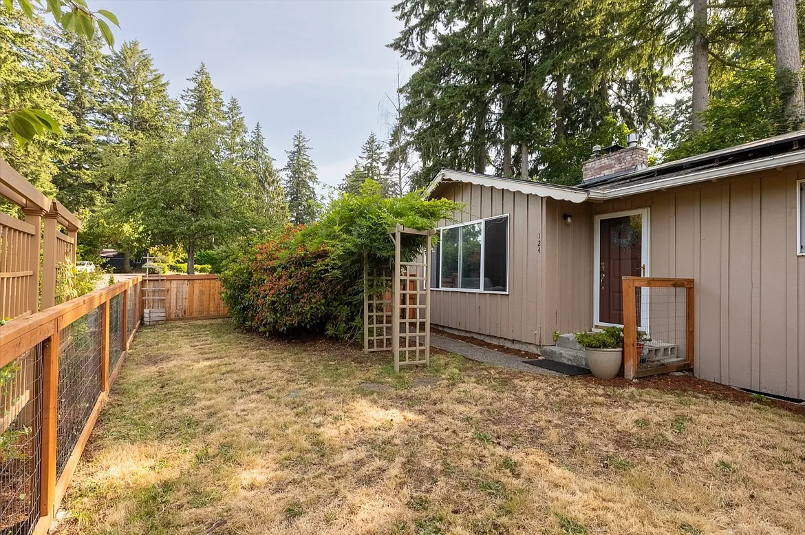 3 bed, 1516 sqft, $3,100 — Photo 2