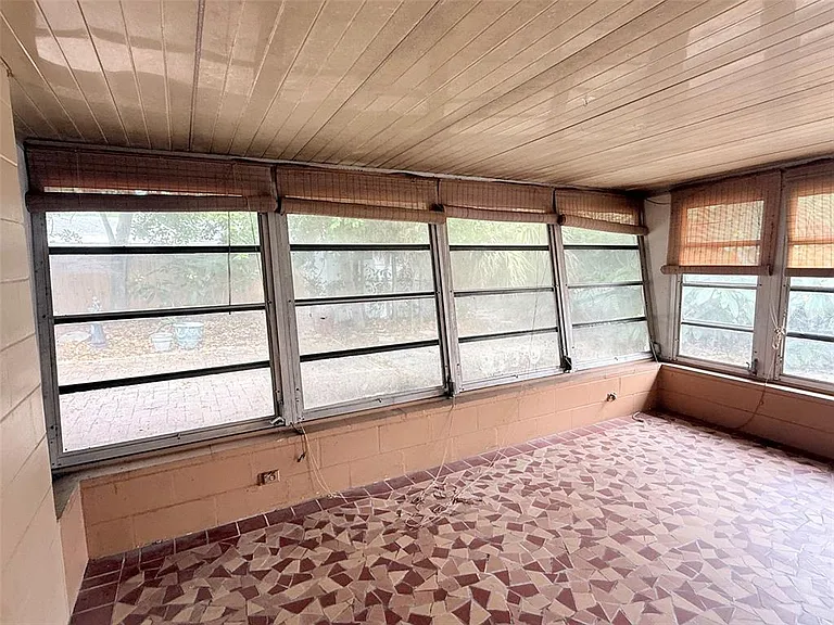5160 102nd Way N — Photo 21