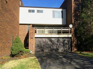 2077 Penguin Ave, Akron, OH 44319