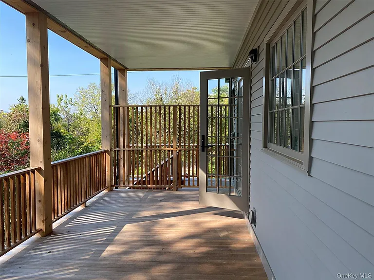 217 Allen St — Photo 1