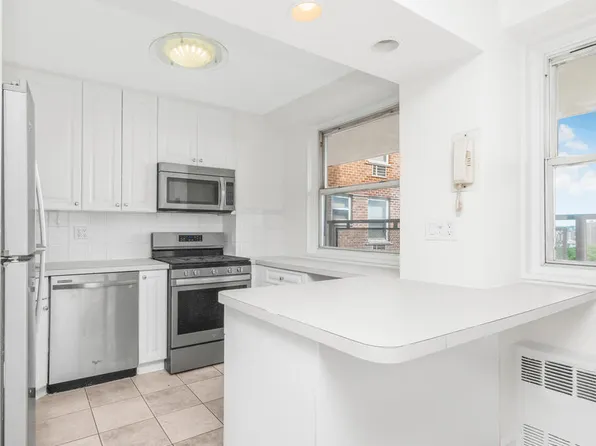 5900 Arlington Avenue image 1 of 16