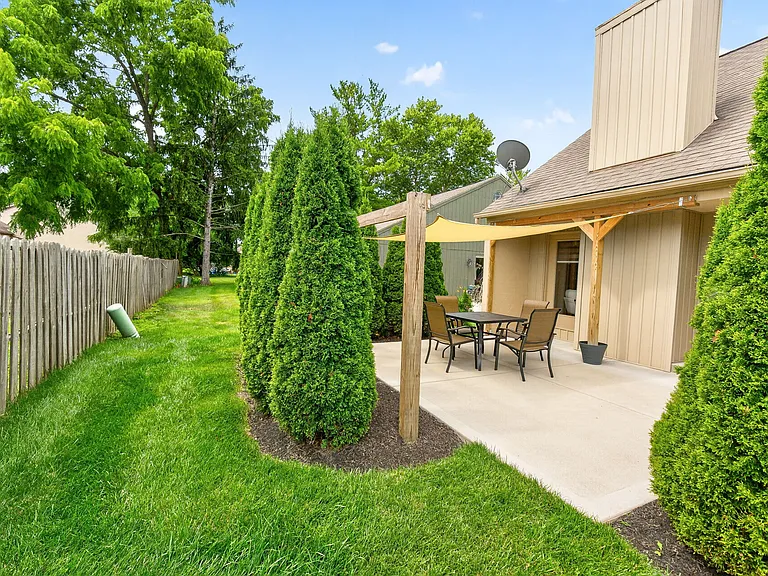 6372 Dummerston Ct — Photo 15