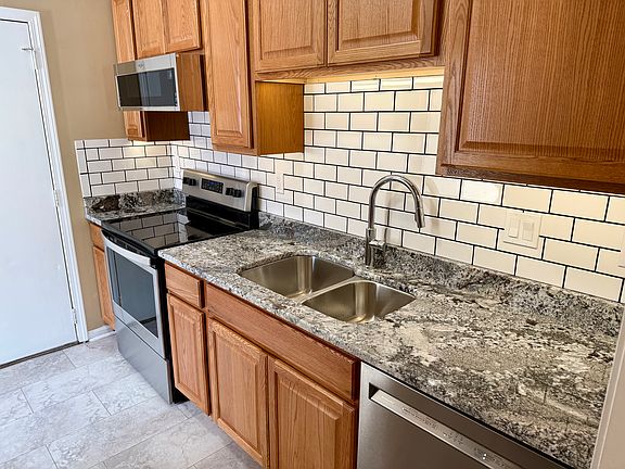 4th image of 8201 Honeysuckle Dr