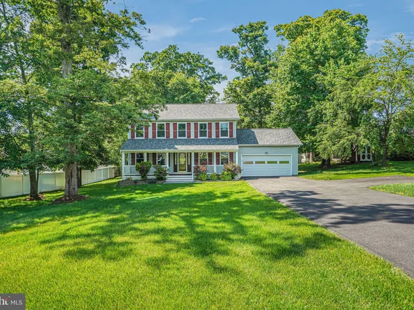 8718 Lorfax Dr, Lorton, VA 22079