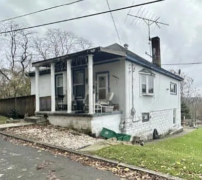 324 Grays Ln photo 1