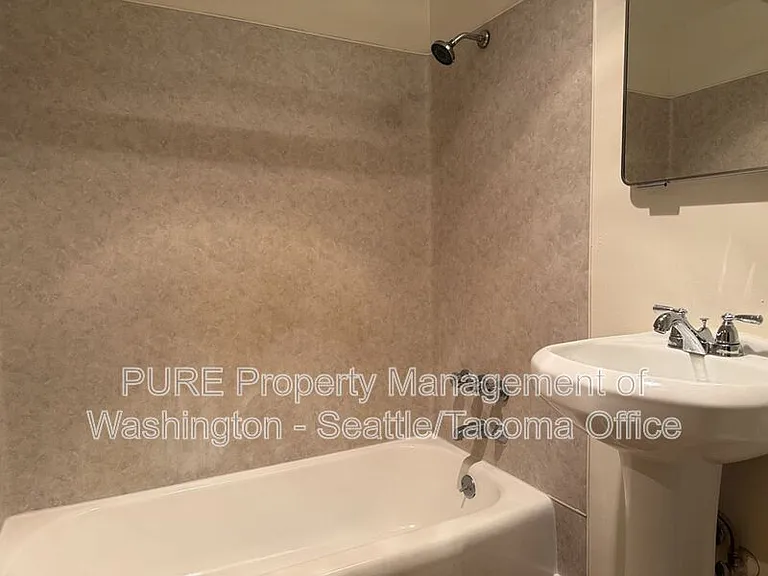 6609 SW Admiral Way — Photo 15