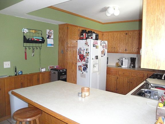 5th image of 911 Joann Dr