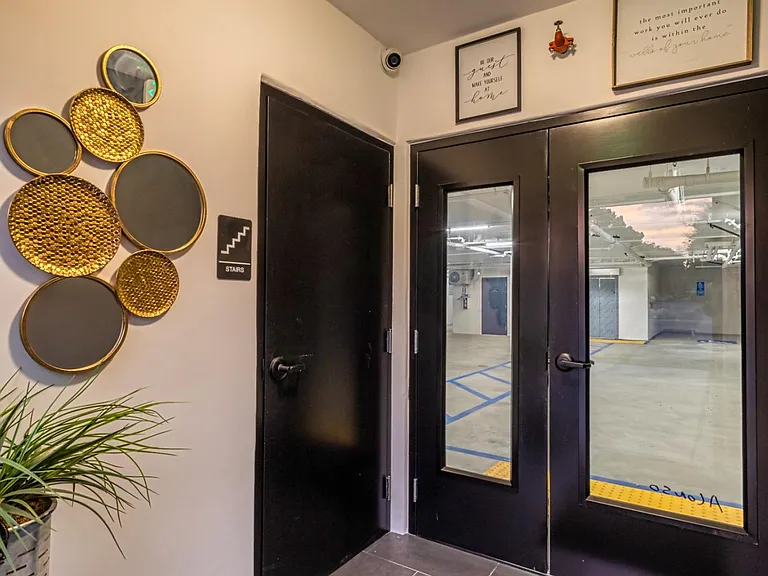4930 Laurel Canyon Blvd #201 — Photo 26