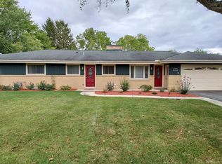 6942 S Phyllis Ln, Franklin, WI 53132