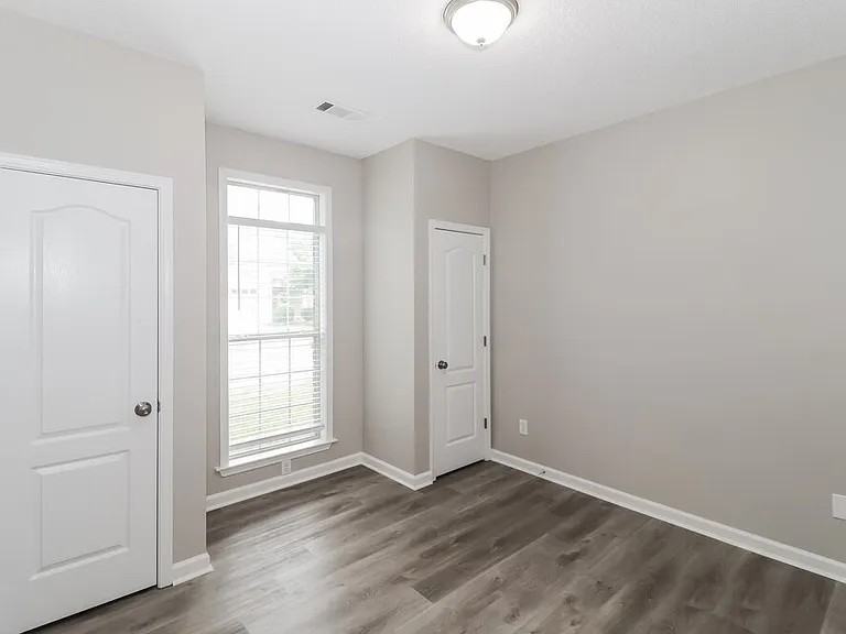 8645 Valmont Cir — Photo 13
