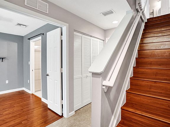 3rd image of 1033 NE 17th Way #902