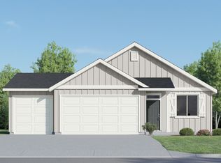 1090 Clemson St, Woodburn, OR 97071
