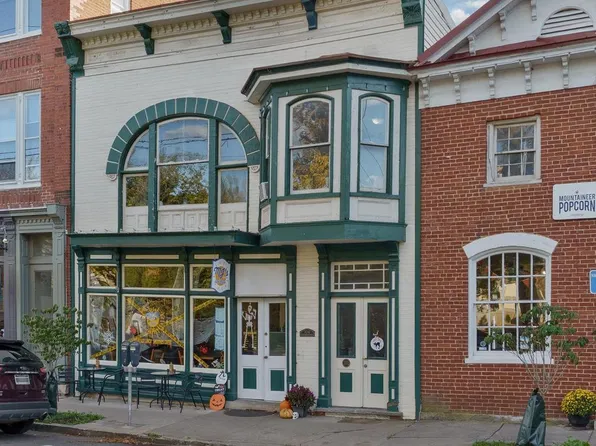 104 E German St, Shepherdstown, WV 25443