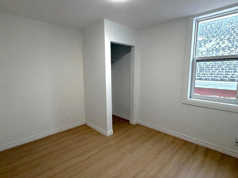 9 Eby St S #2 — Photo 8