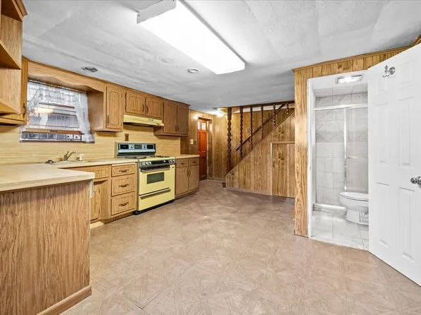 1344 East 64th Street image 11 of 27