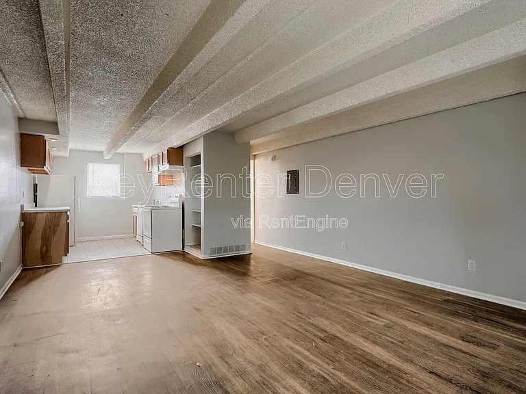 1180 Yosemite St #B2 — Photo 2