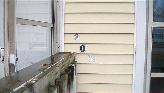 3rd image of 208 Cass Ave