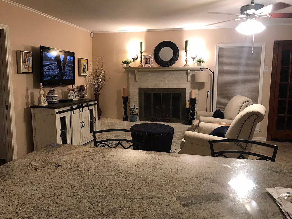 Sitting area with fireplace