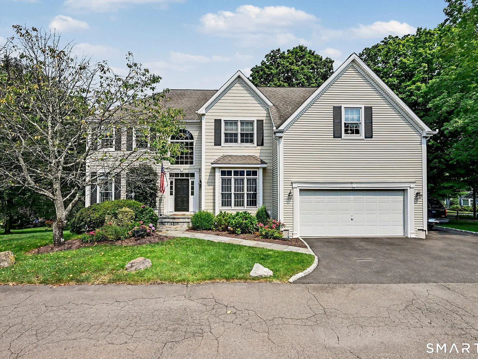 4 bed, 2.5 bath, 2930 sqft, $8,000 — Photo 3