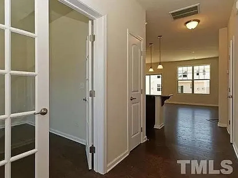 24 Sangre De Cristo Dr — Photo 2