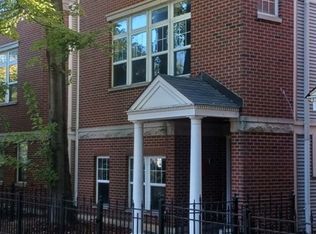 4922B S Cornell Ave, Chicago, IL 60615