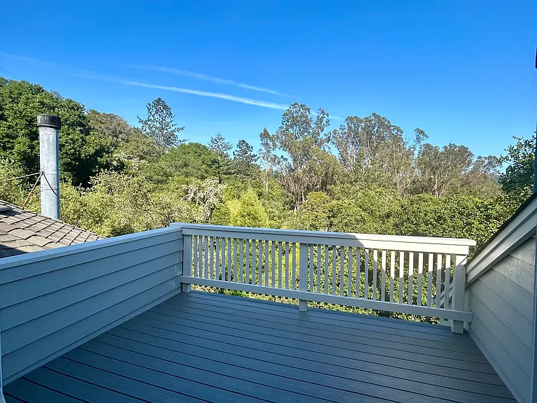 806 Isbel Ct — Photo 24