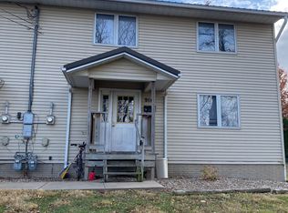 914 S Gilbert Ct, Iowa City, IA 52240