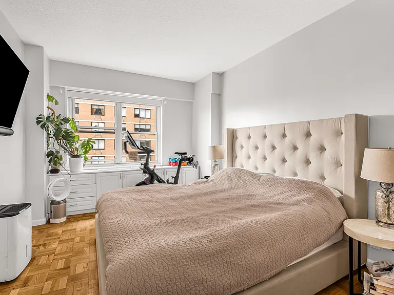 60 E 8th St #18N — Photo 5