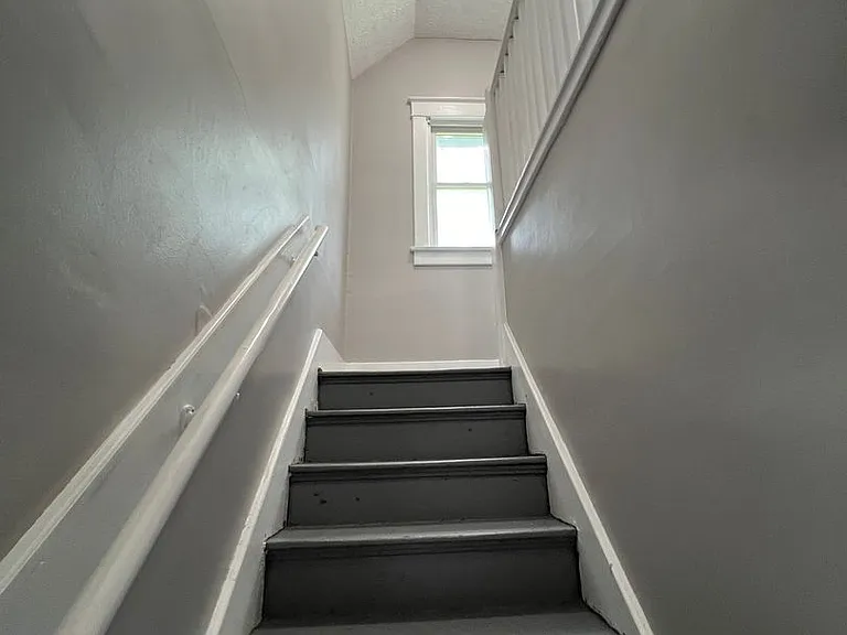 2538 4th Ave — Photo 6