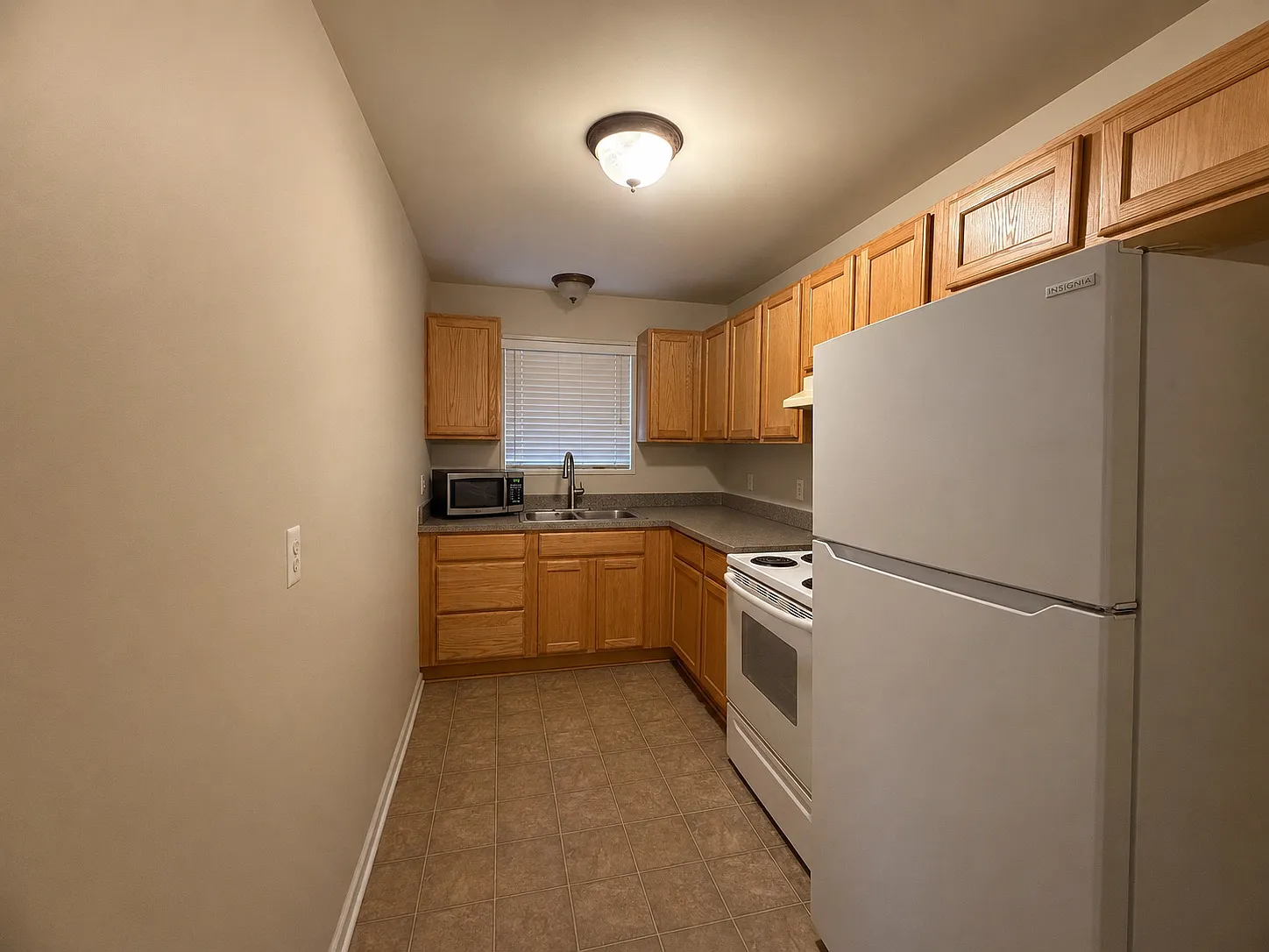 6877 Country Ln — Photo 4