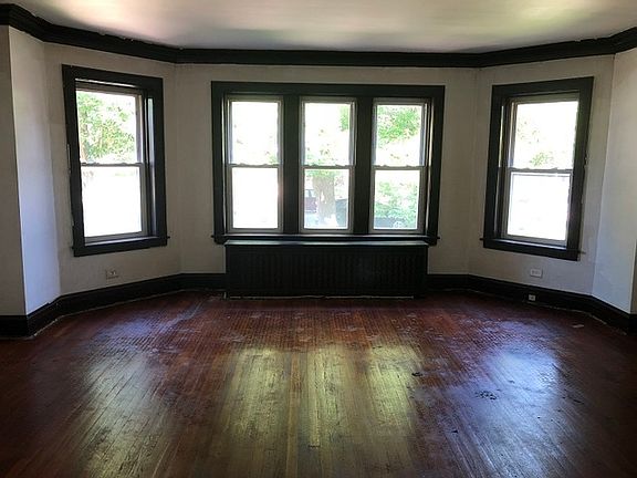 2nd image of 1651 N Nagle Ave