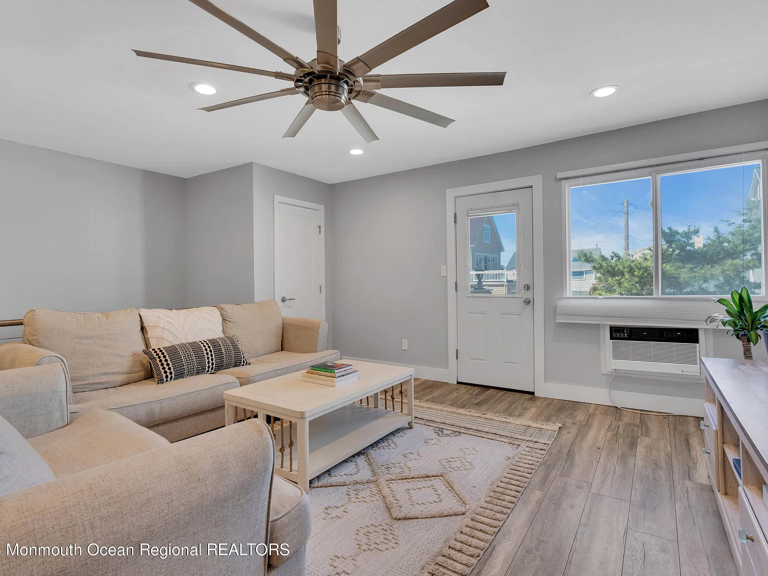 260 Ocean Ave — Photo 4