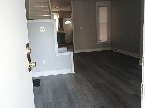 2nd image of 2918 Tulip St