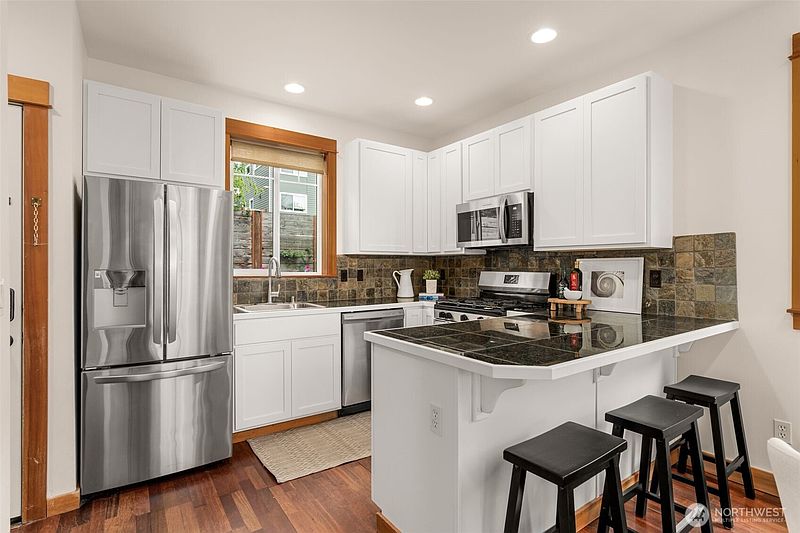 5th image of 9121 23rd Avenue NE