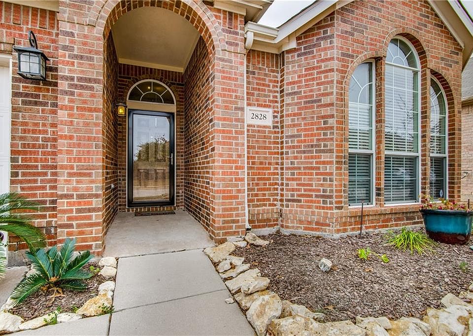 1st image of 2828 Maple Creek Dr