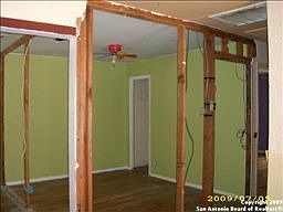 3rd image of 319 Drury Ln