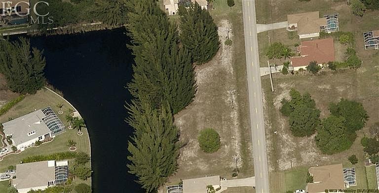 1st image of 2260 SW 20th Ave