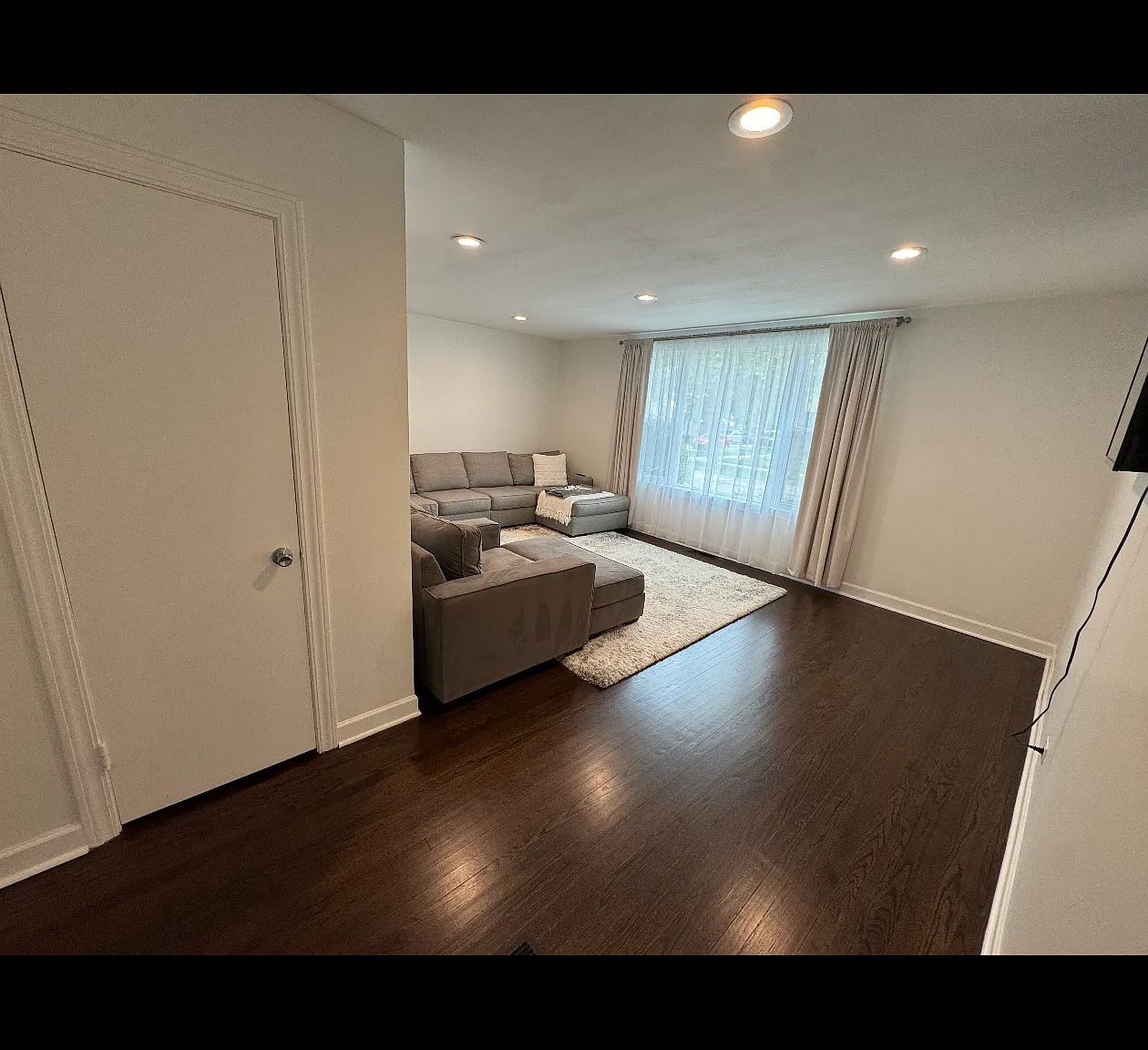 2 bed, 1200 sqft, $2,200 — Photo 1