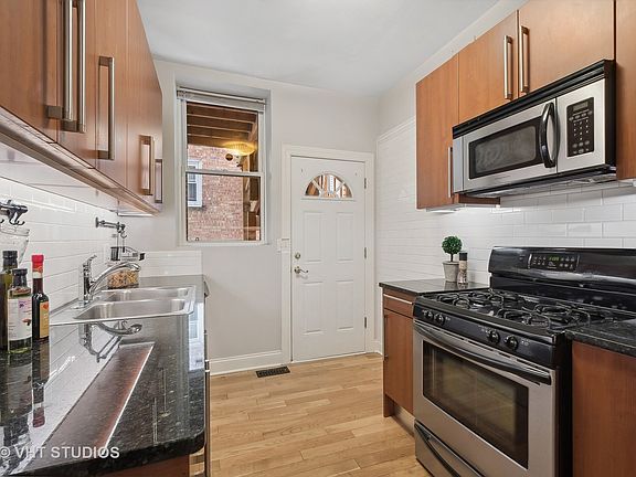 5th image of 7327 N Paulina St #1N