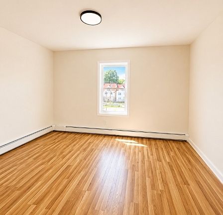 4th image of 72 N 13th St Floor 1