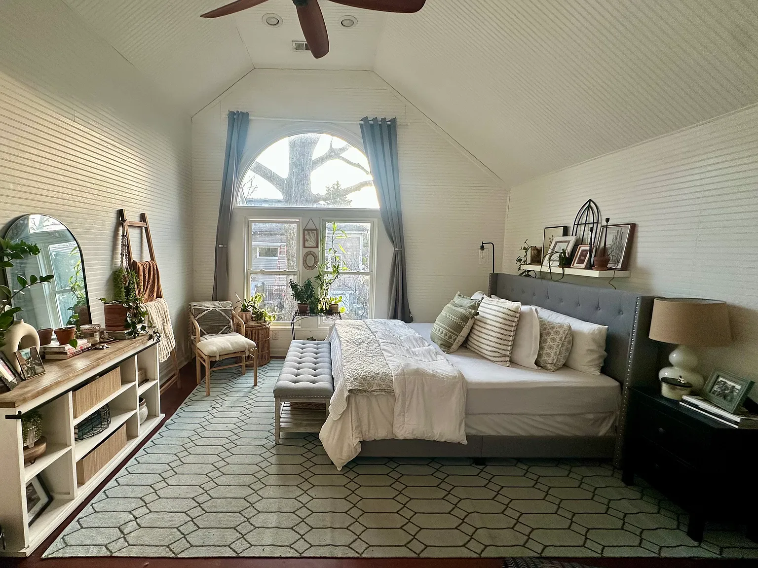 1 bed, 900 sqft, $1,995 — Photo 2